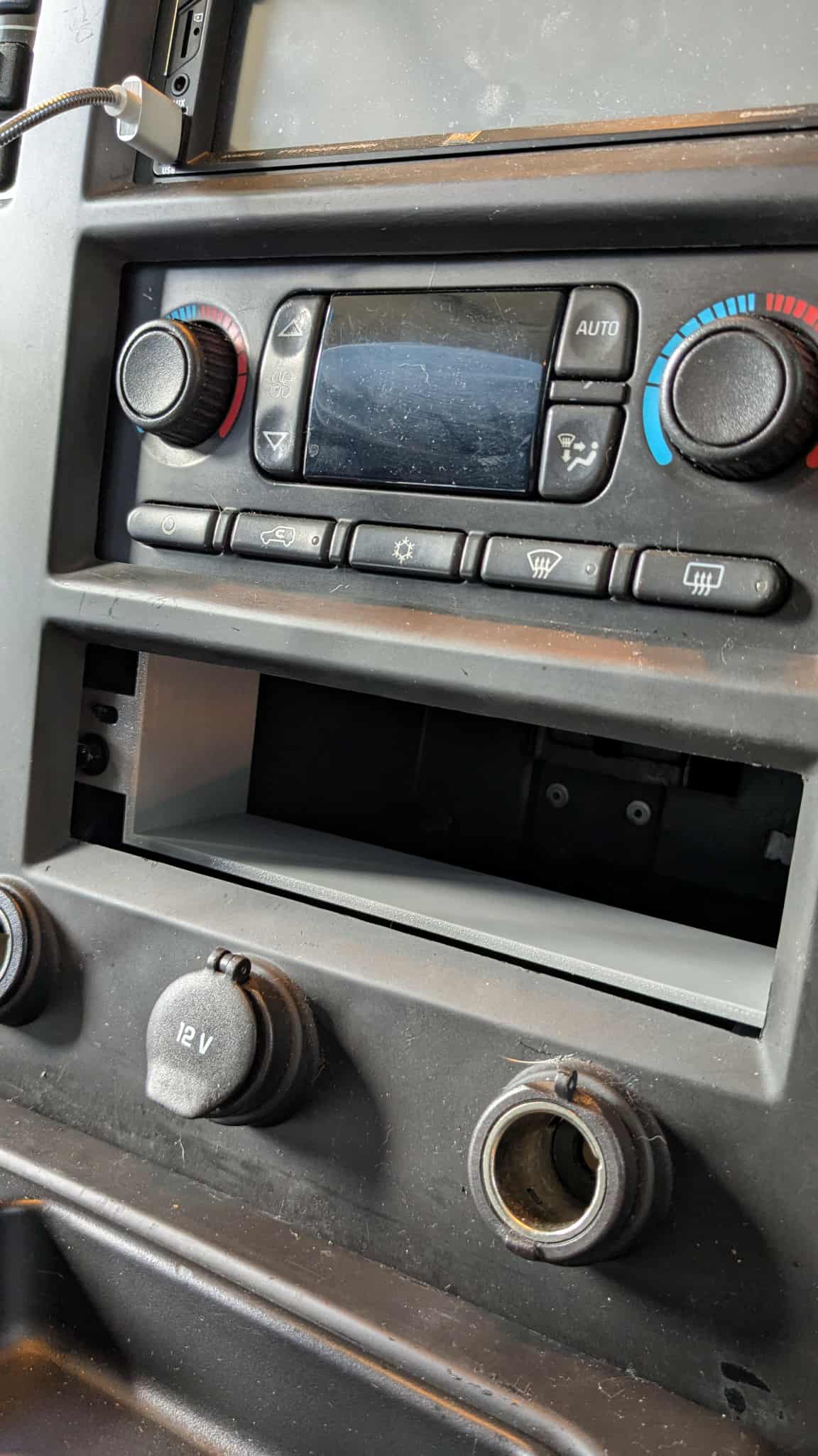 Hummer H2 OnStar Delete Pocket – Bolt-In Dash Storage Upgrade